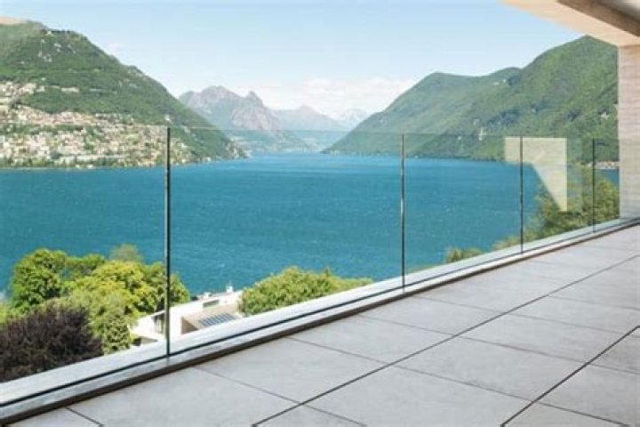 Are frameless glass balustrades safe?