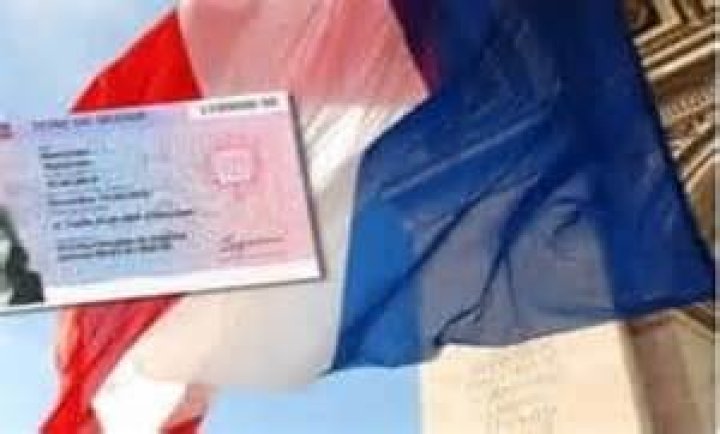 Do i need a carte de sejour to work in france?
