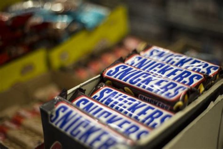 Does snickers have egg?