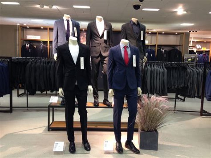 Does tom ford do bespoke suits?