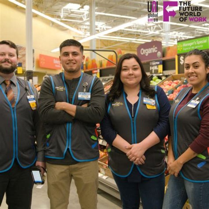 Does walmart have door greeters?