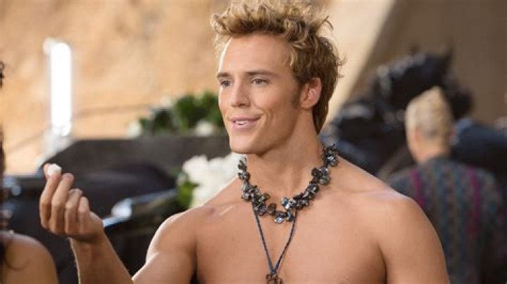 Where did finnick get the bracelet?